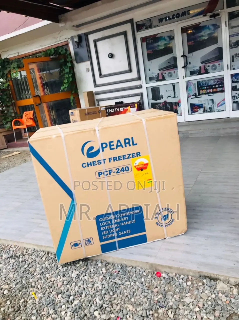 Buy Quality Pearl PCF-240 Single Door Chest Freezer.