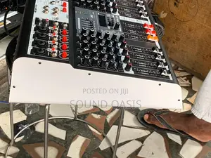 Jac Jr-800 8-Channel Powered Mixer