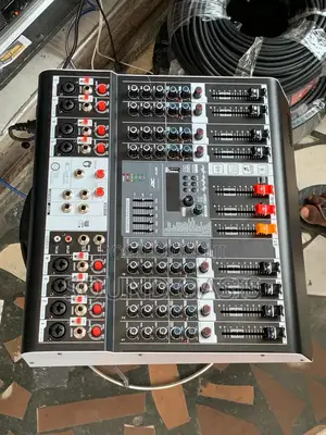 Jac Jr-800 8-Channel Powered Mixer