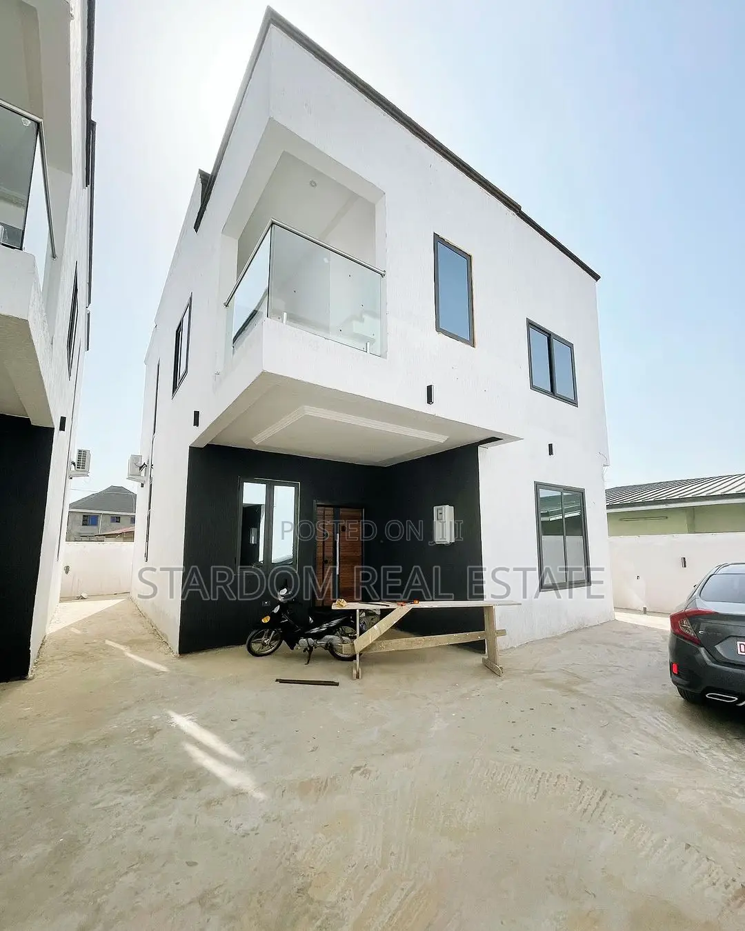 3bdrm Townhouse/Terrace in Ashaley Botwe for sale