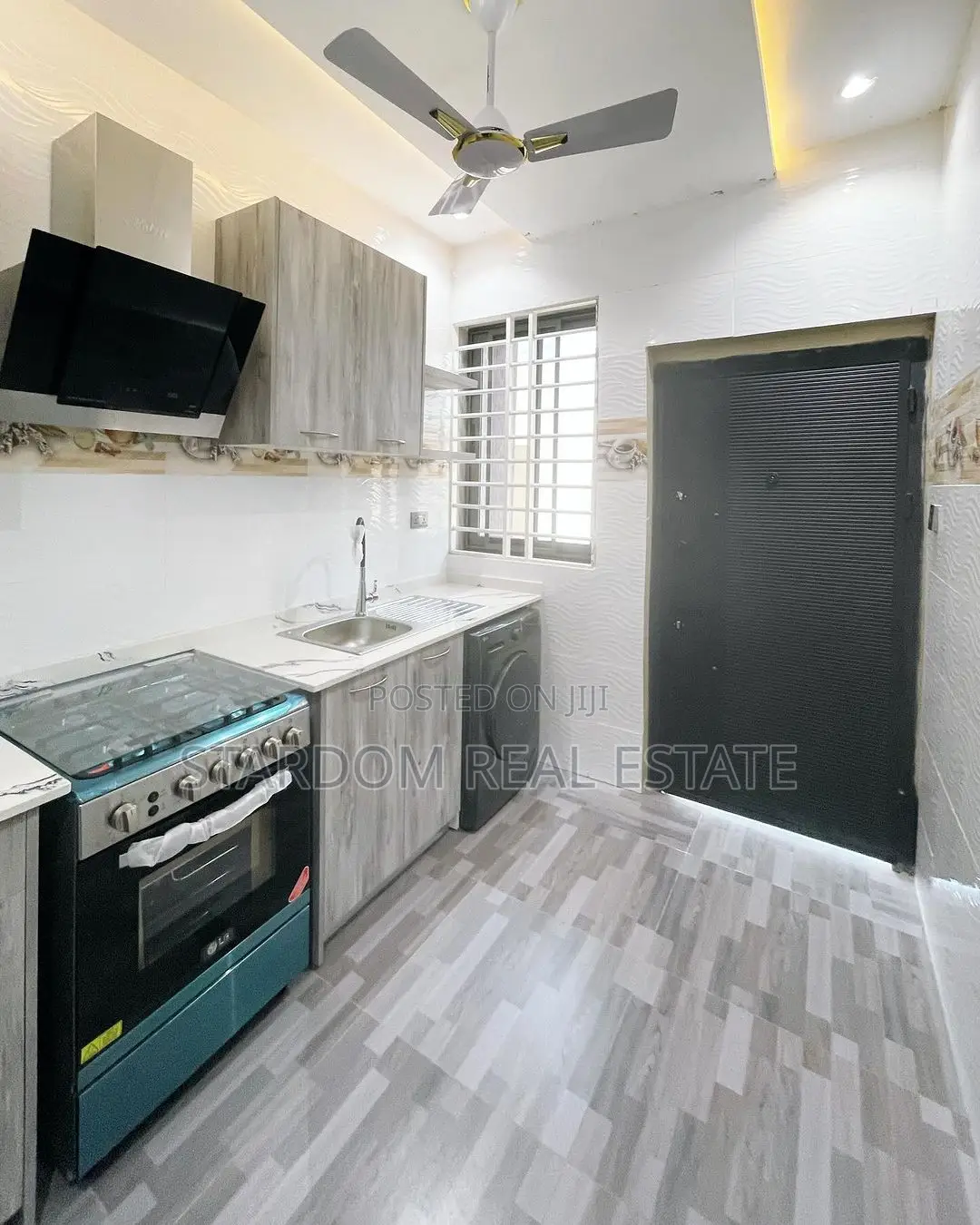 3bdrm Townhouse/Terrace in Ashaley Botwe for sale