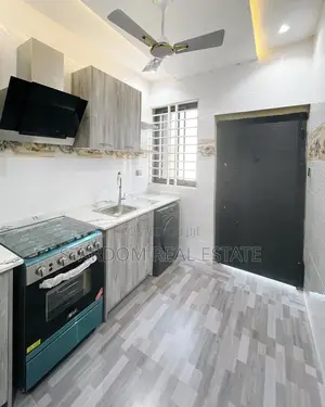 3bdrm Townhouse/Terrace in Ashaley Botwe for sale