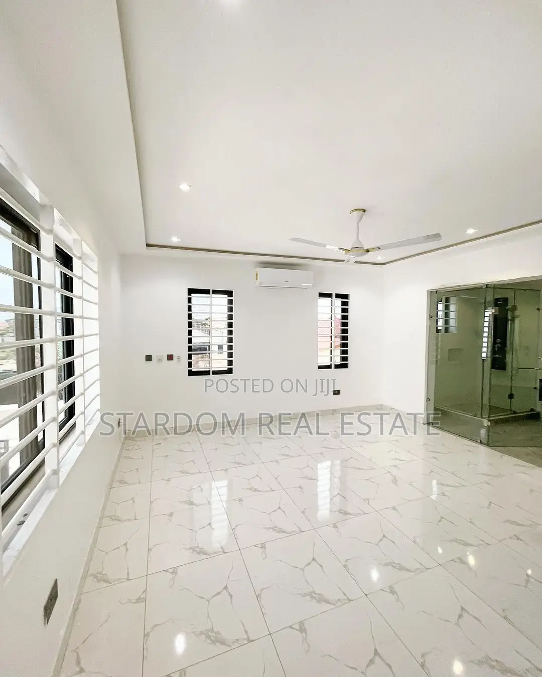 3bdrm Townhouse/Terrace in Ashaley Botwe for sale