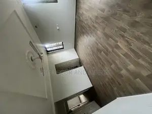 2bdrm Apartment in Bee Decor $ Homes, Old Ashomang for rent