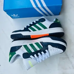Adidas Sneaker
