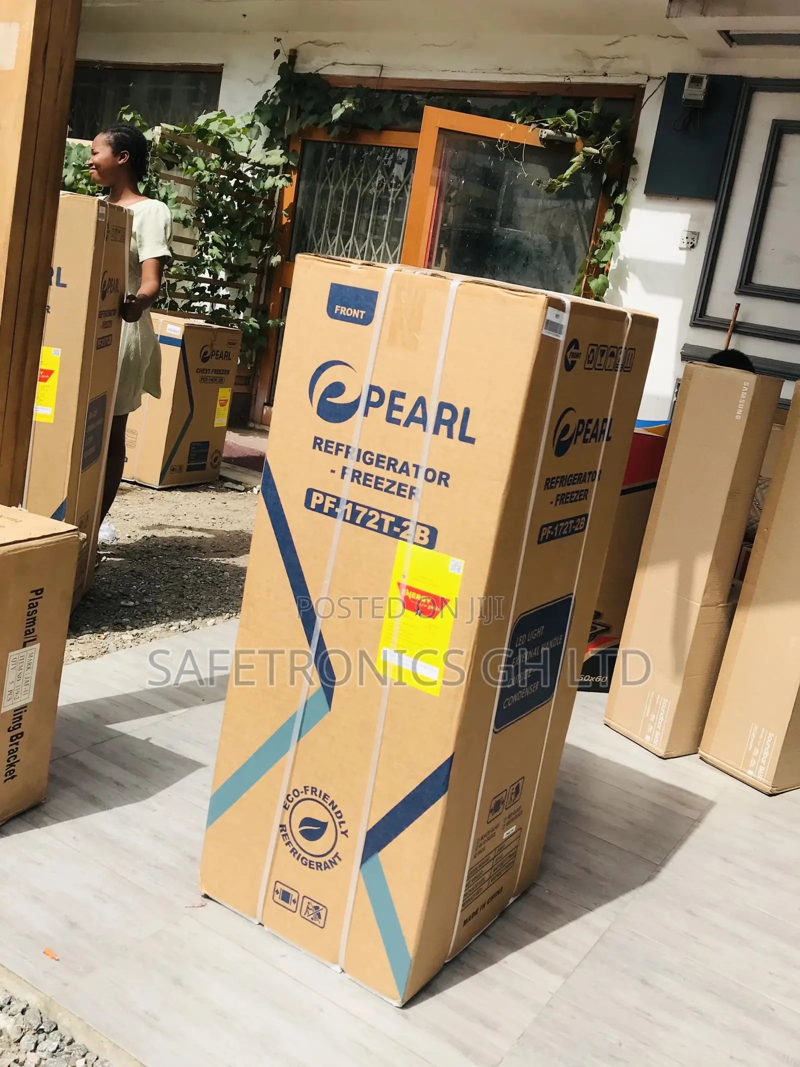 Available Pearl PF-172T Topfreezer Gray Doubledoor Fridge