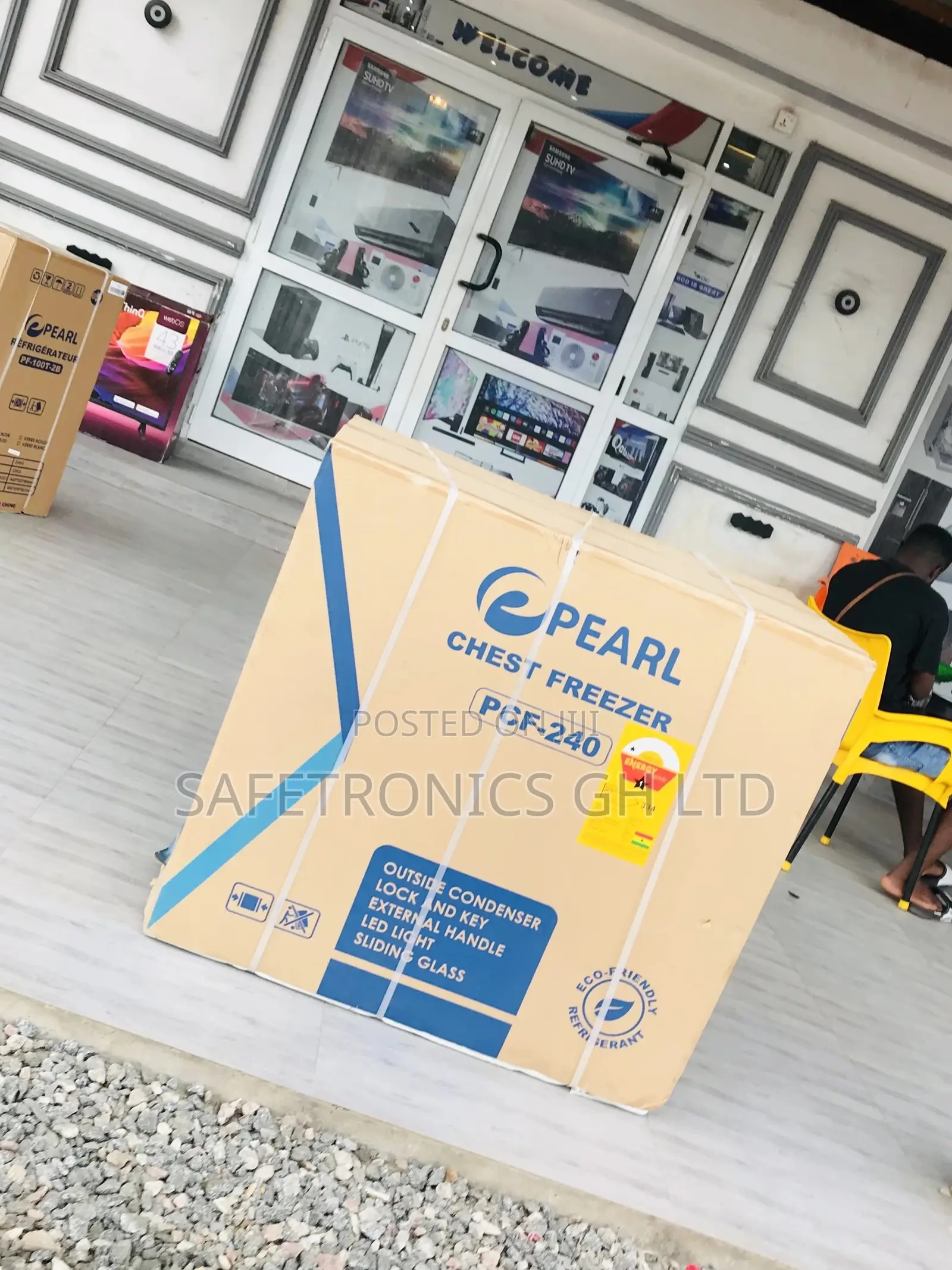 200 Liters Singledoor Electric Pearl PCF-240 Chestfreezer