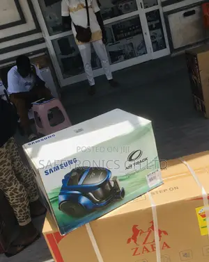 Black/Blue Electric Vacuum Cleaner Samsung 20 Liters