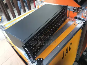 Midas Dl32 32-Input / 16-Output Stage Box