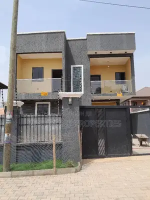4bdrm Duplex in Ofankor for sale