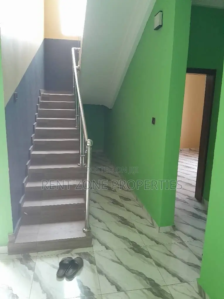 4bdrm Duplex in Ofankor for sale
