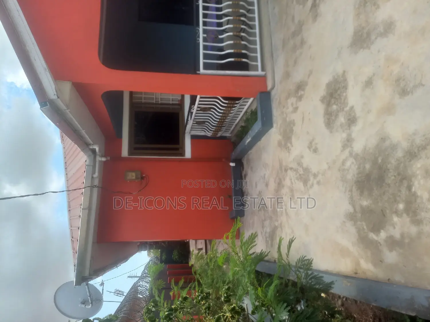 3bdrm House in De-Icons Real Estate, Awutu Senya East Municipal