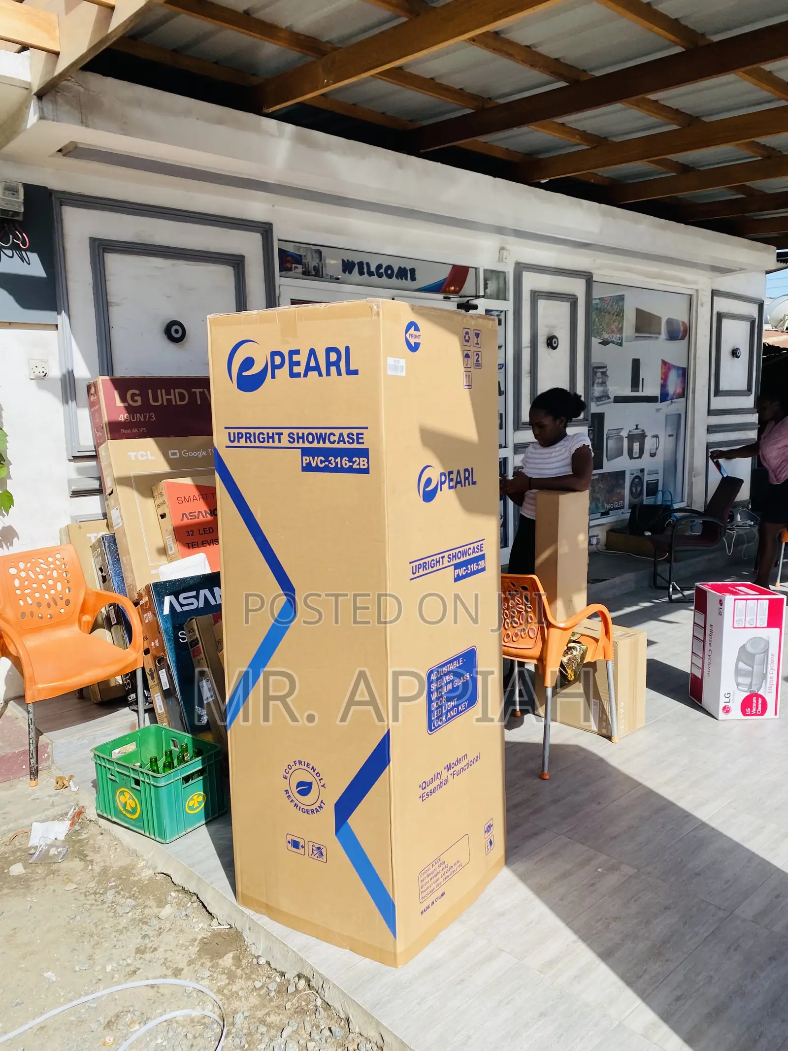 Energy Efficient Pearl PVC-1 Door Display Fridge.