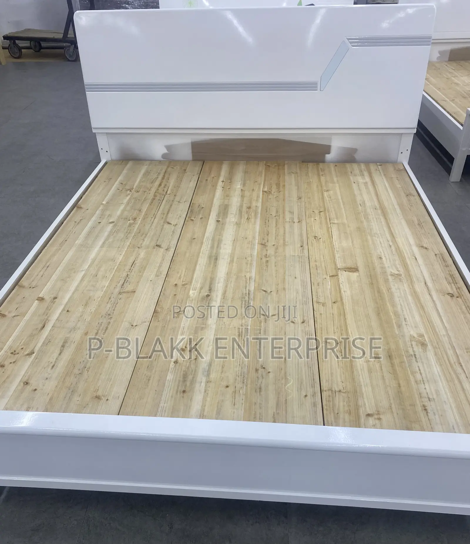Bedframe Queen Size Foreign