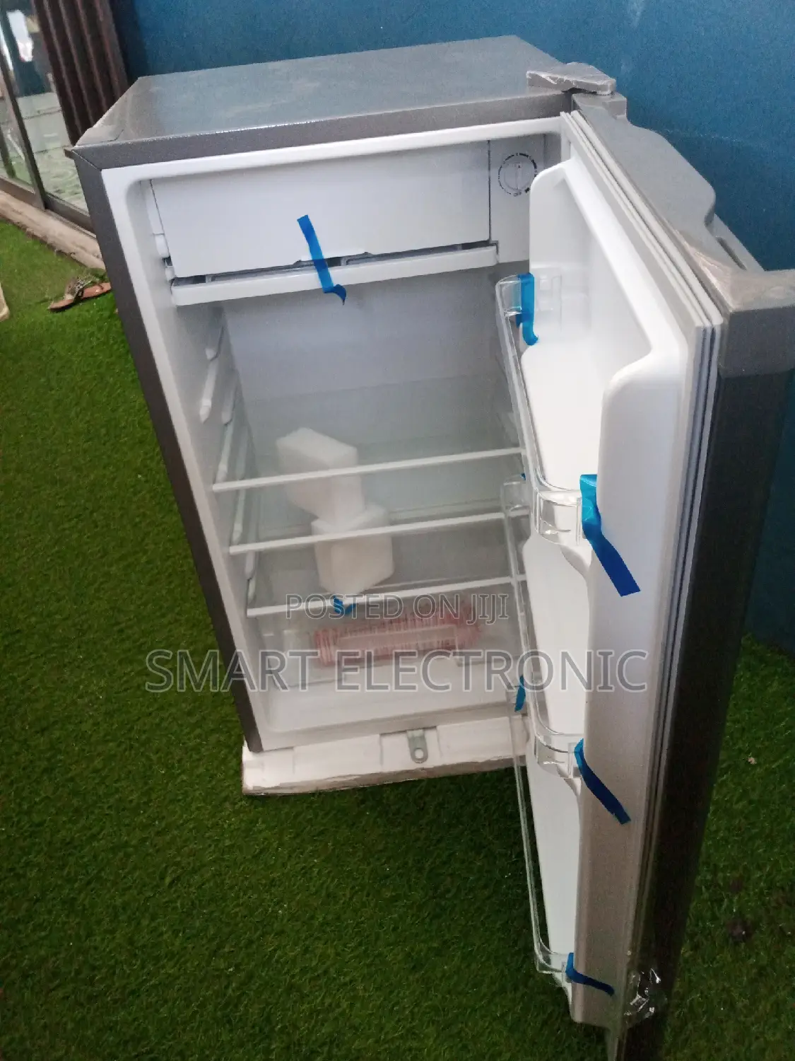 Roch Live Smarter Refrigerator 85L
