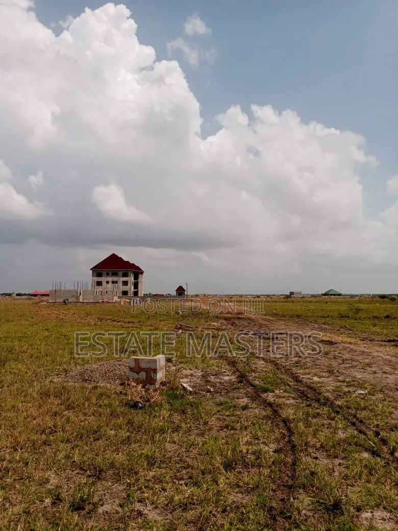 Spectacular Lands for Sale(Dwellys Court)