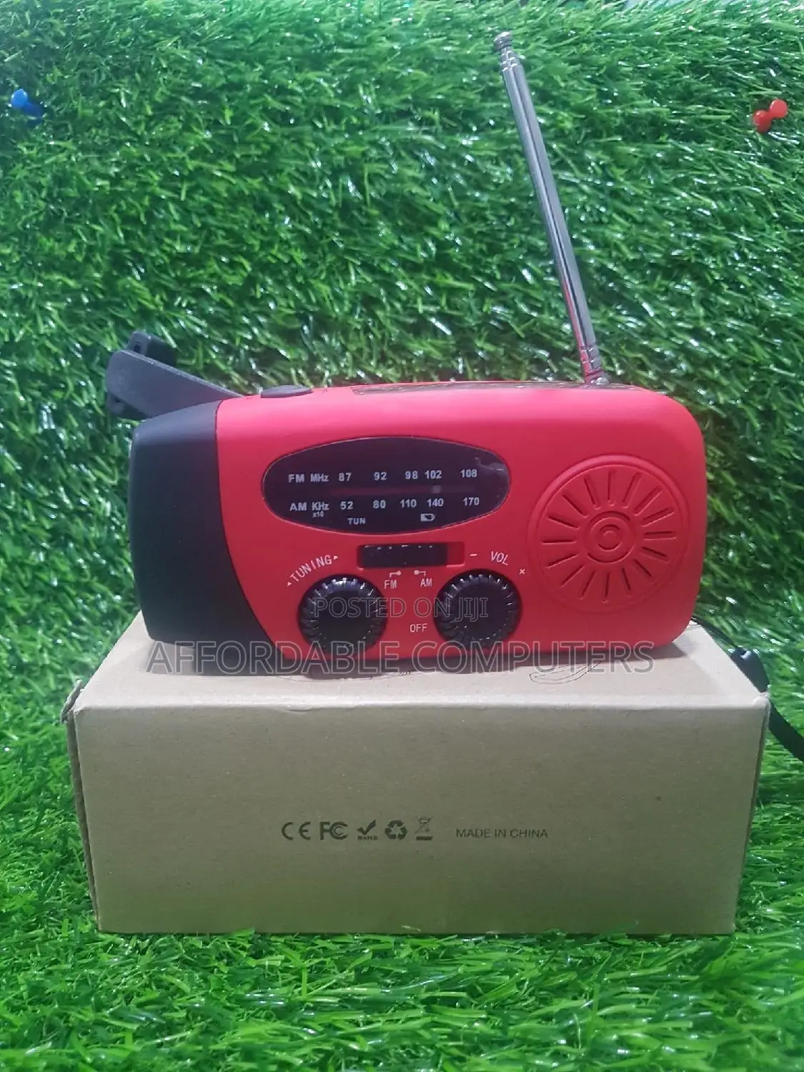 Radio Solar Radio With Led Flashlight With Cranking