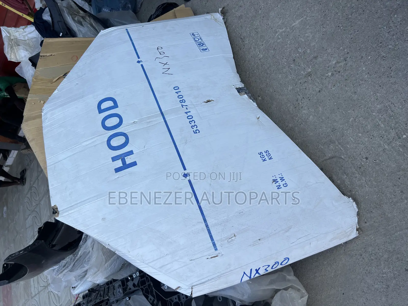 Lexus NX 300 Bonnet