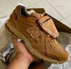 New Balance Sneaker