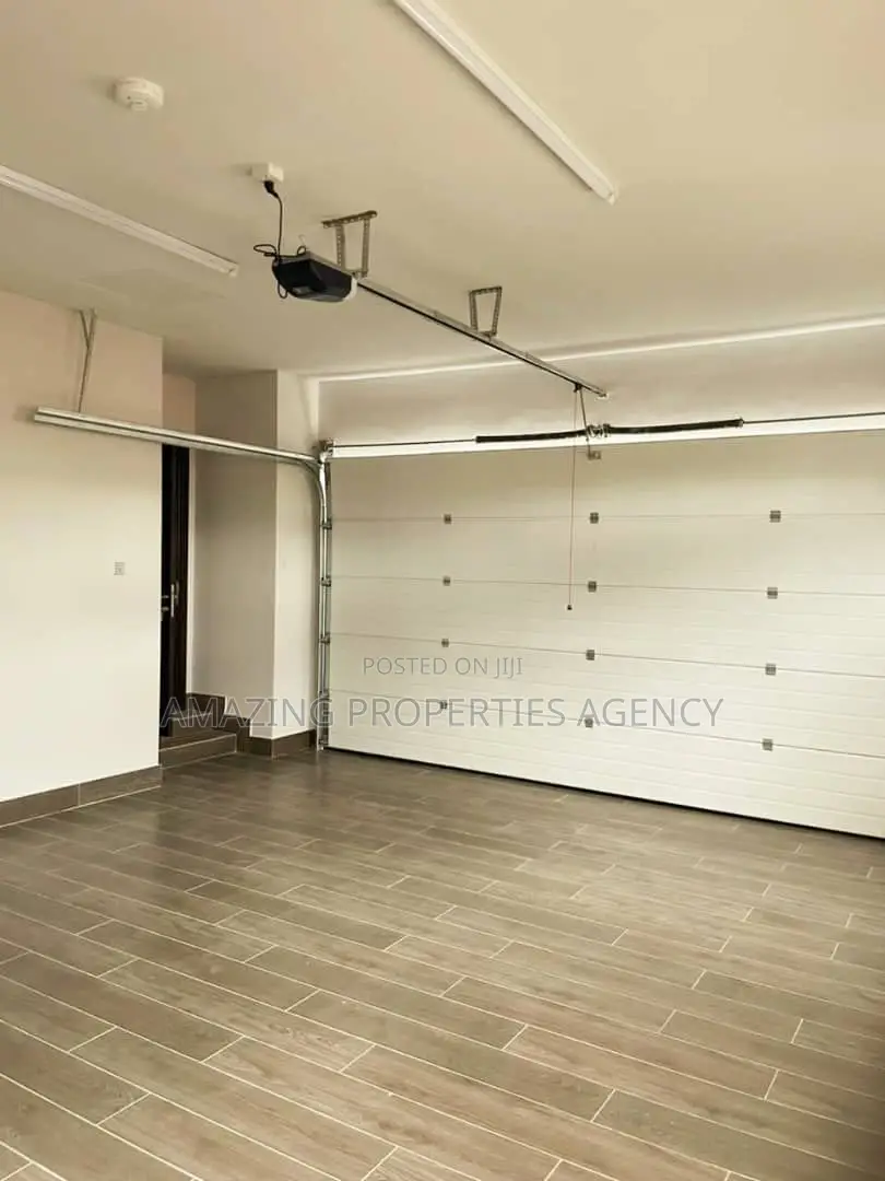 4bdrm House in Cantonments for sale