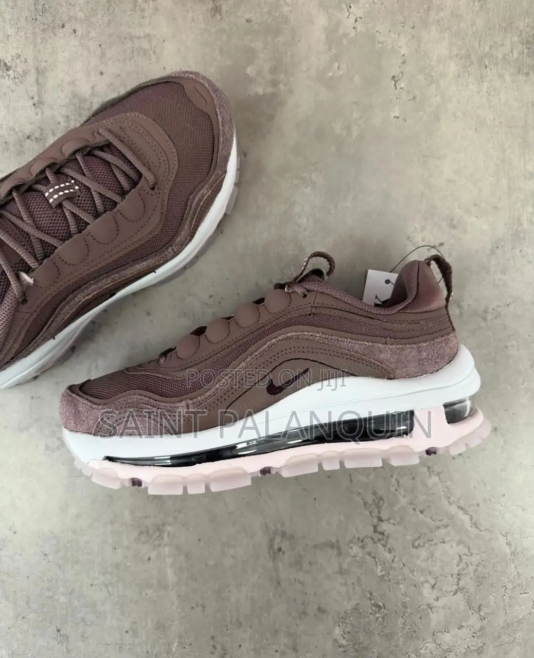 Nike Sneaker