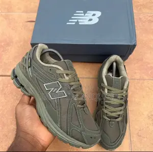 New Balance 1906