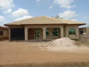 4bdrm House in Danase ( Near Kodie, Kumasi Metropolitan for sale