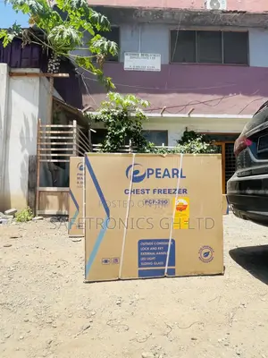 Pearl 251 Liters Singledoor PCF-390 Electric Chestfreezer