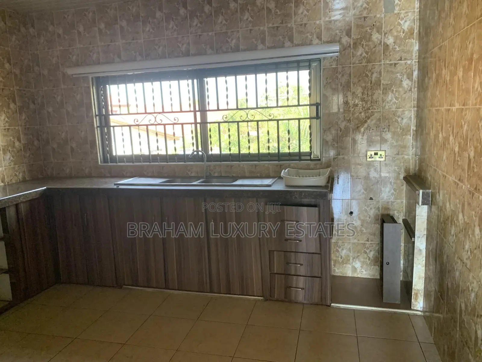 Office Space Available for Rent at Spintex 18 Junction.