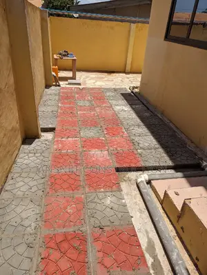 Pavement Tiles and Slabs Installation