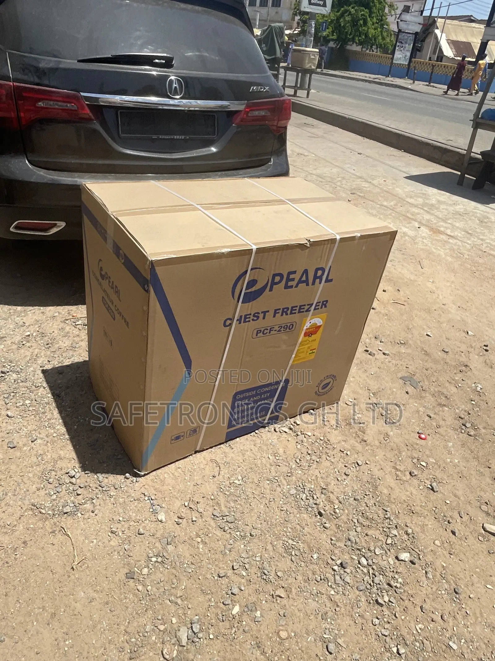 Singledoor Pearl Electric PCF-290 Chestfreezer 251 Liters
