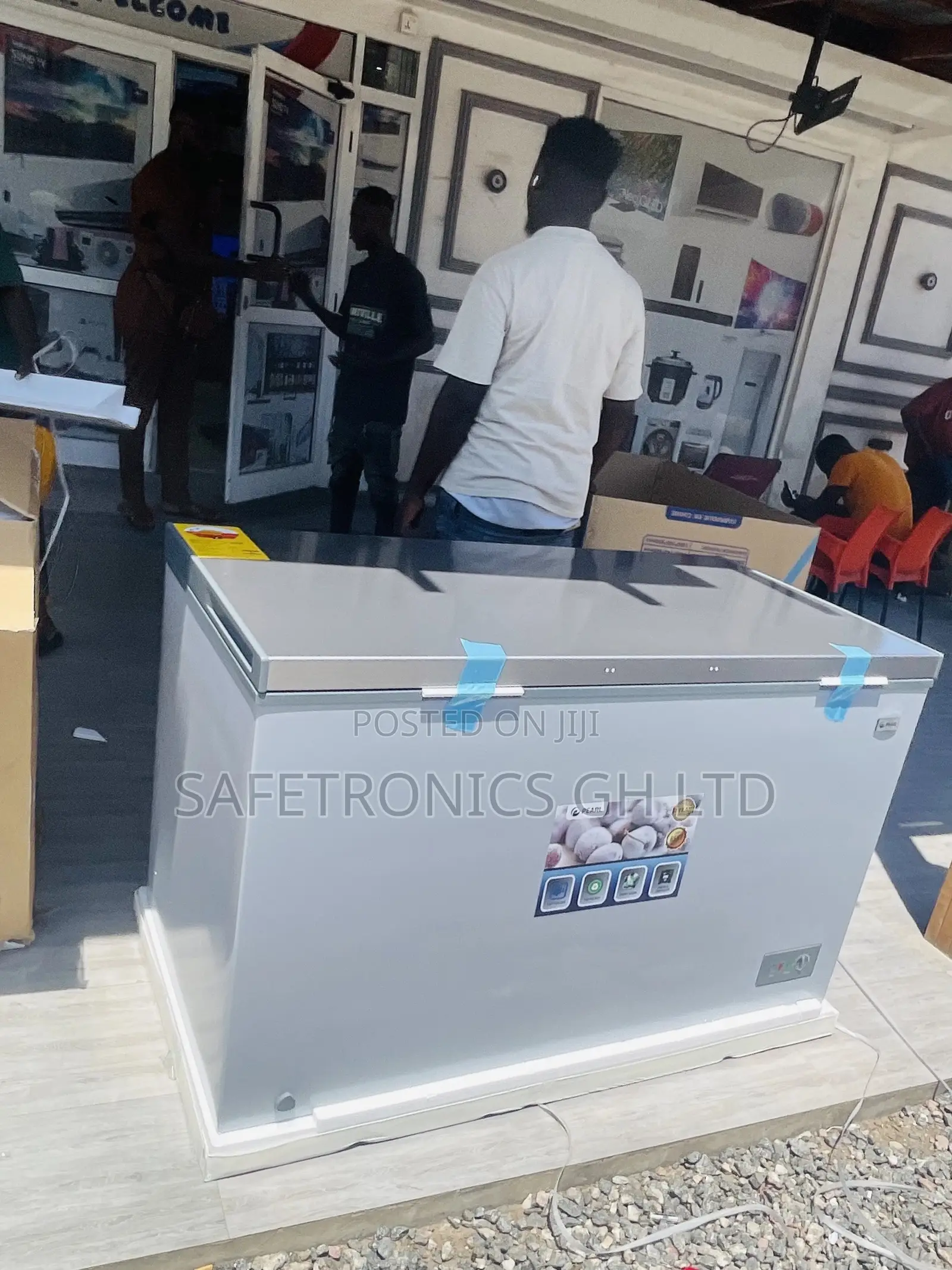 Pearl Available PCF-460 380 Liters Singledoor Chestfreezer