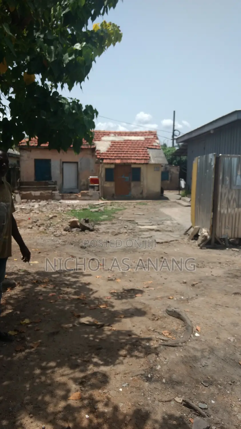 A Genuine 1 Plot of Land for Sale at Osu 
Size: 70*100