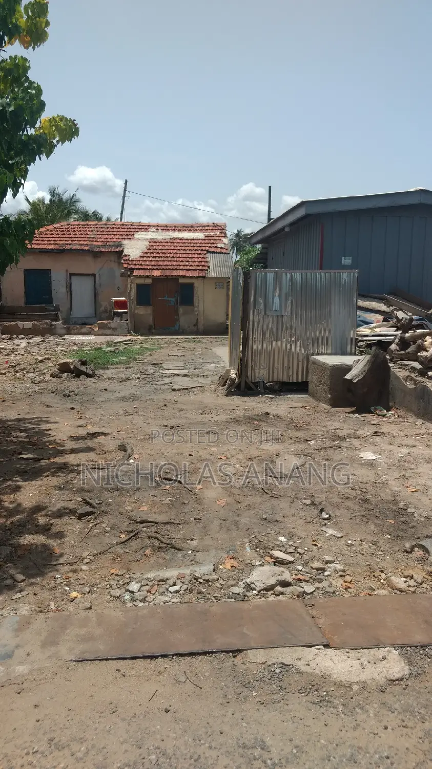 A Genuine 1 Plot of Land for Sale at Osu 
Size: 70*100