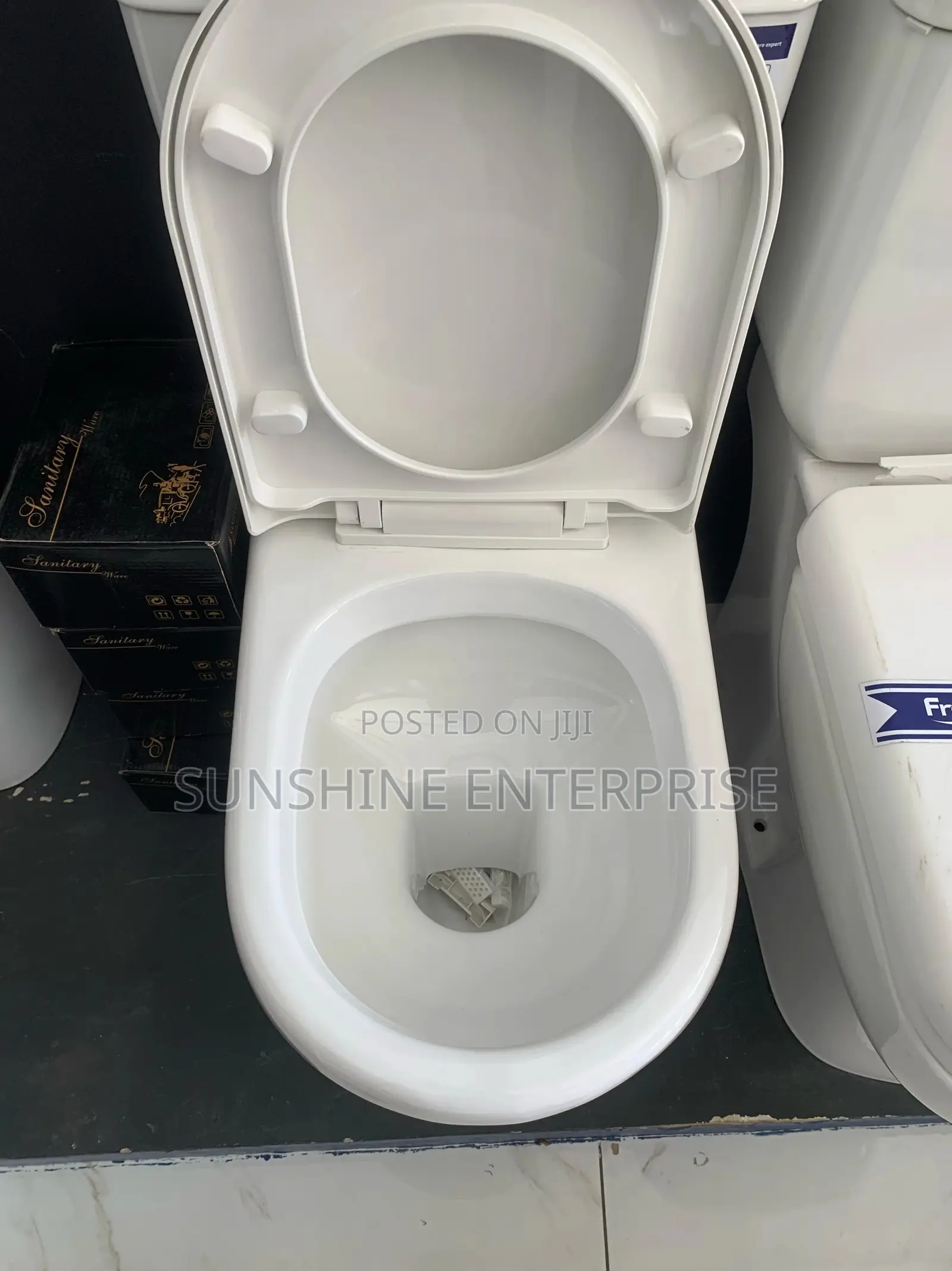 Frencia Slime Tank Water Closet