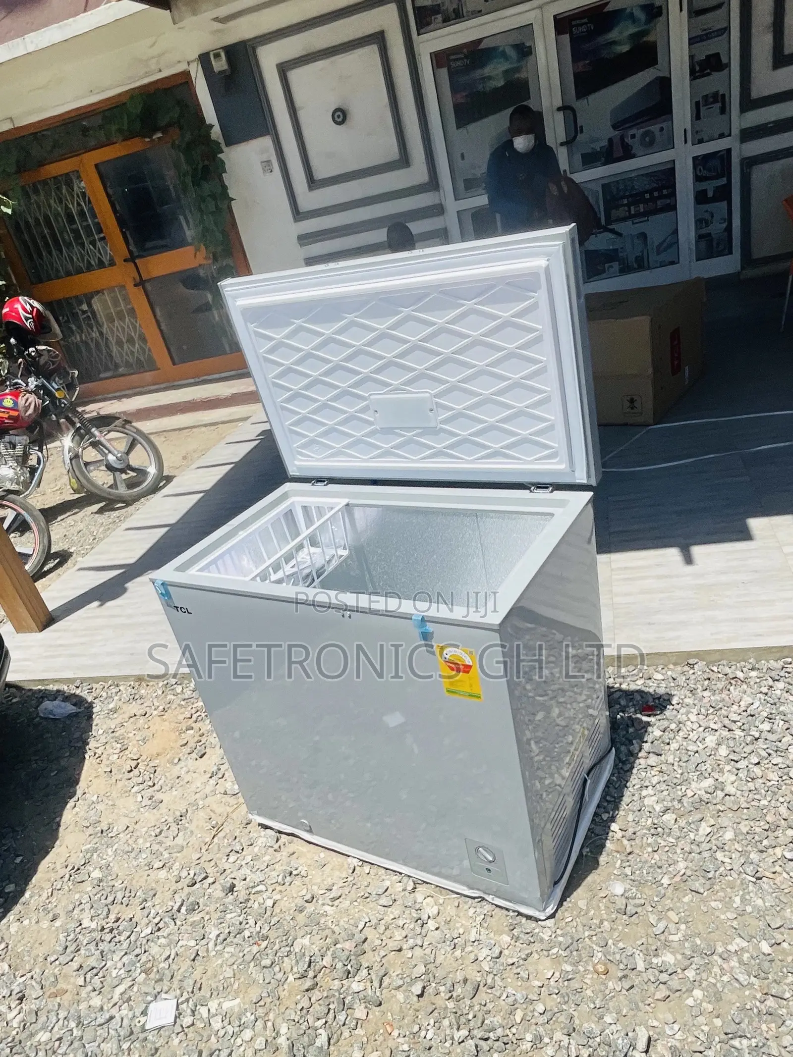 Singledoor TCL 208 Gray Electric Reliable Chestfreezer