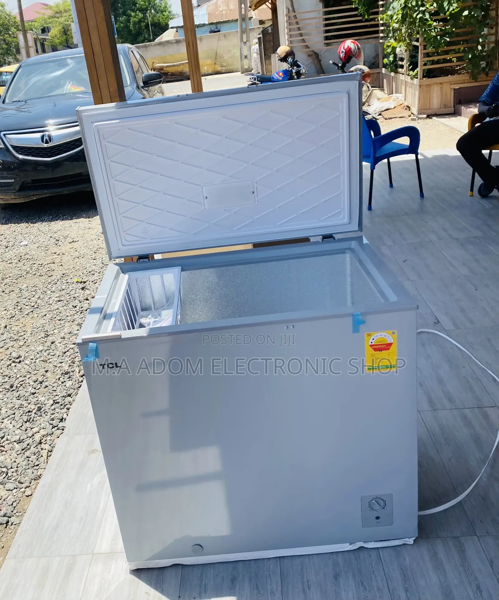 Unique Design TCL 208 Single Door Chest Freezer.