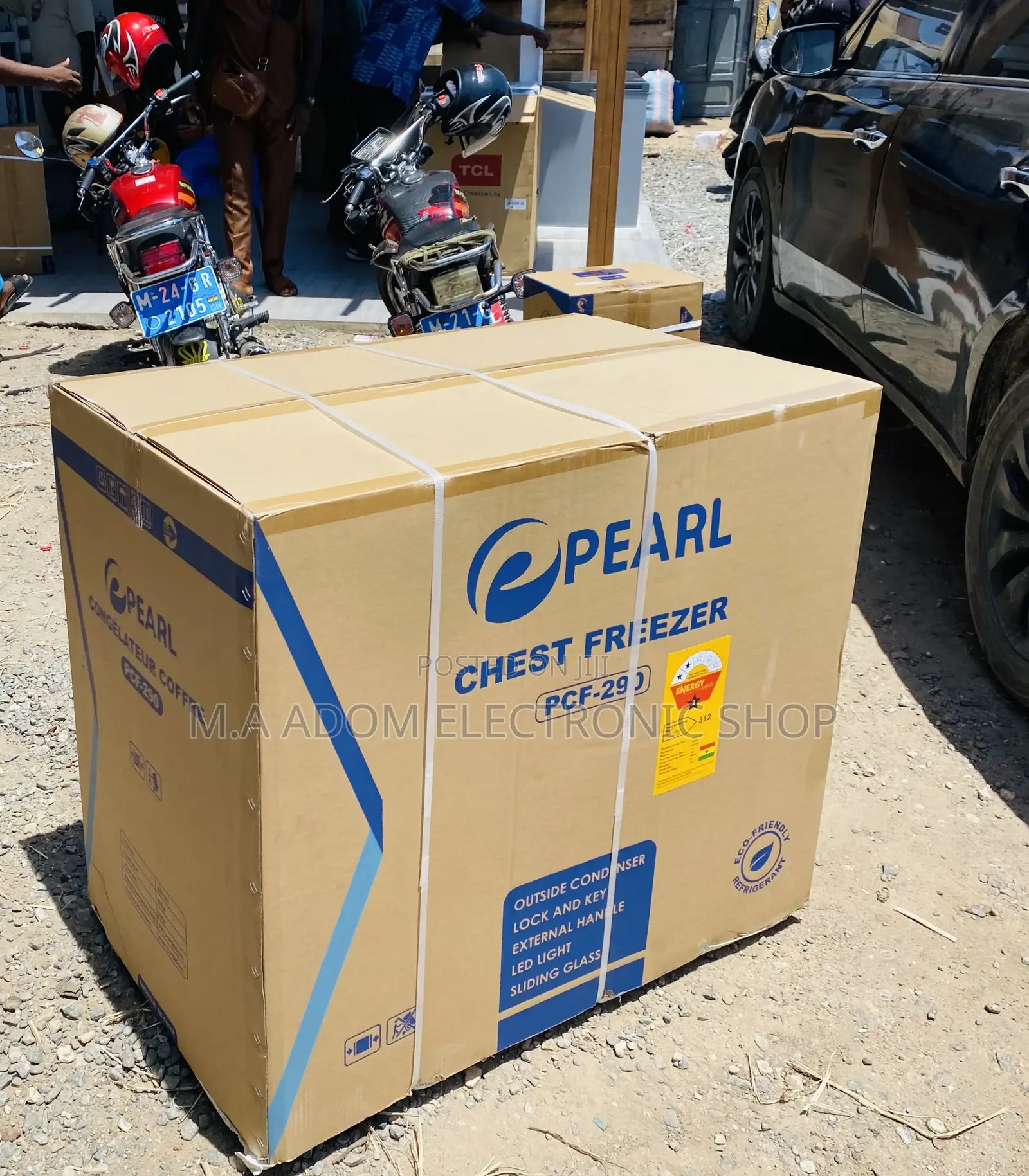 Unique Design Pearl PCF-290 Single Door Chest Freezer.
