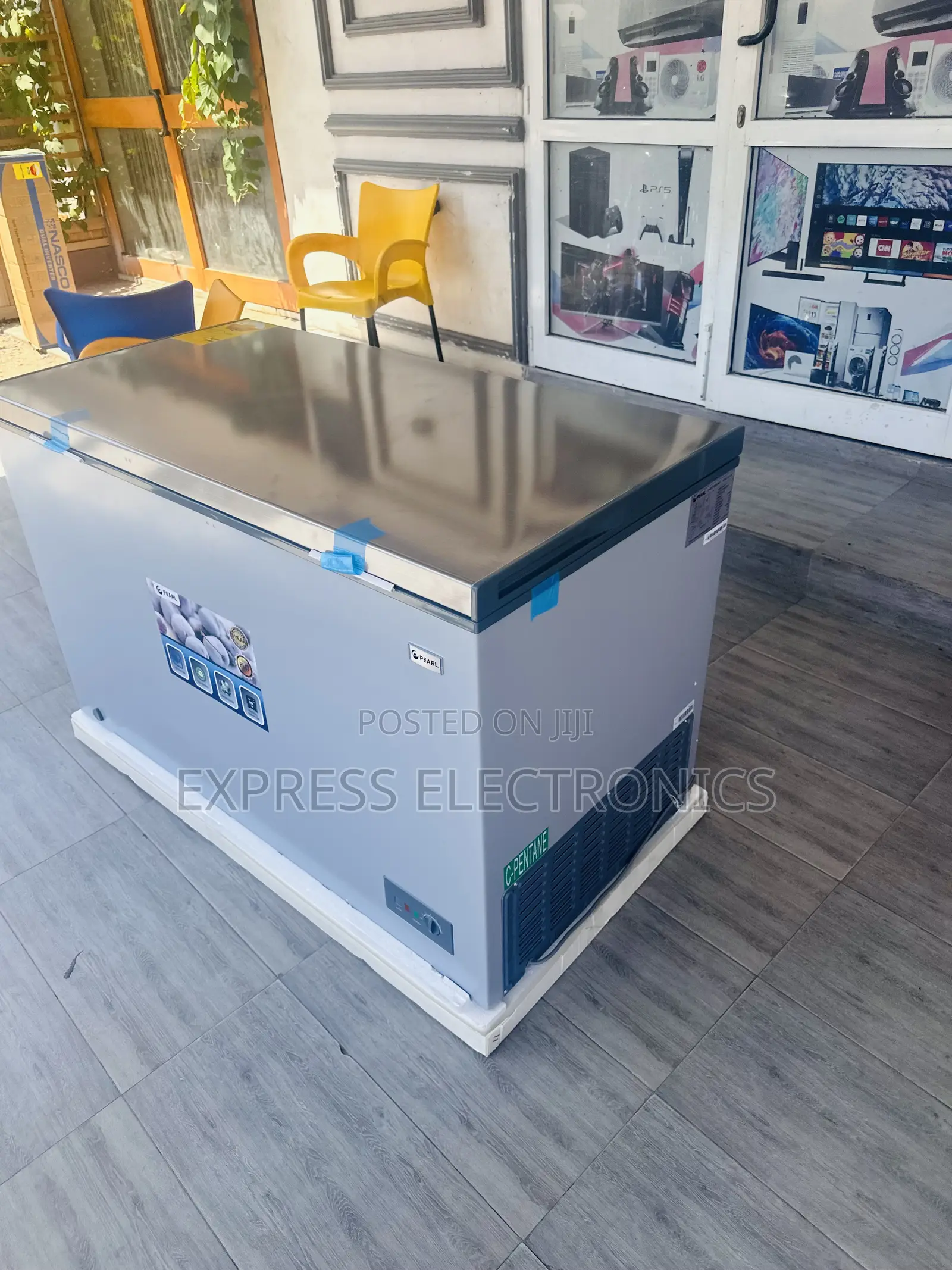High Performance Chest 380L Freezer Pearl PCF-460