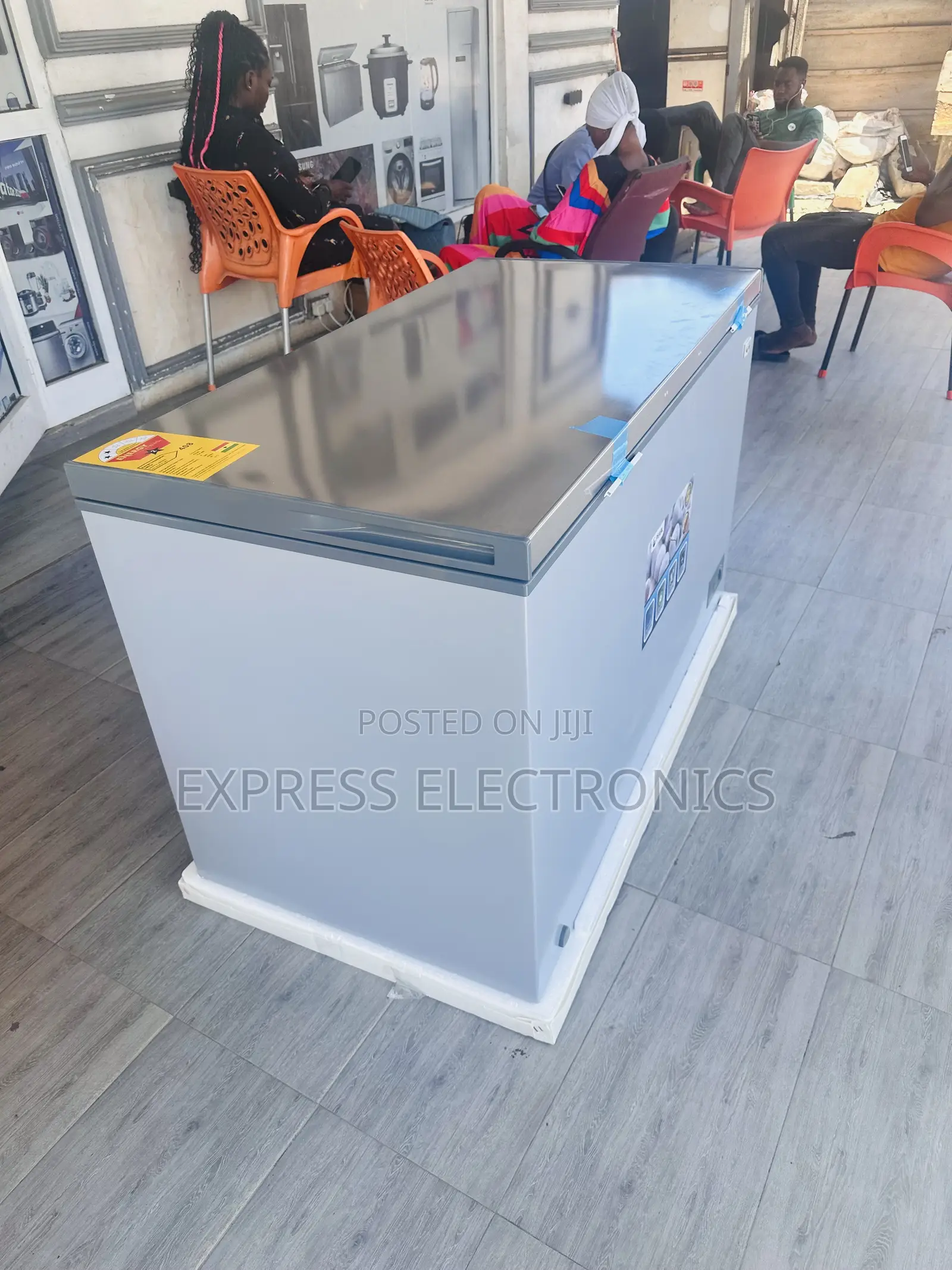 Call and Order for Your Chest Freezer Single Door Pearl316l