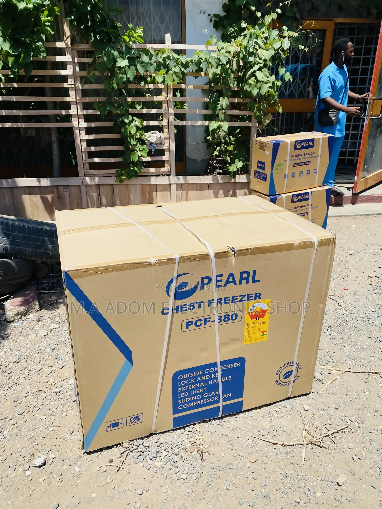 Shop Authentic Pearl PCF-380 Single Door Chest Freezer.