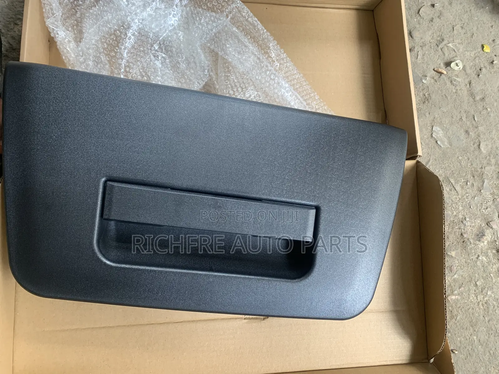 Nissan Navara Back Boot Opener/Locker