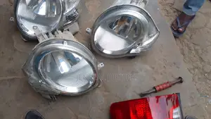 Toyota Sienta 2008-2012 Headlight Pair.