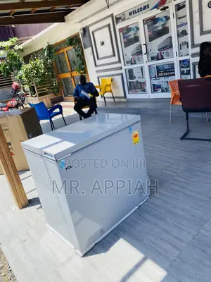 Fast Chilling TCL 280 Single Door Chest Freezer.