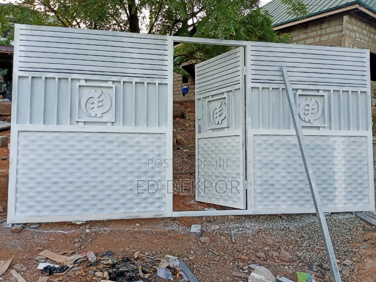 Simple and Nice Gate