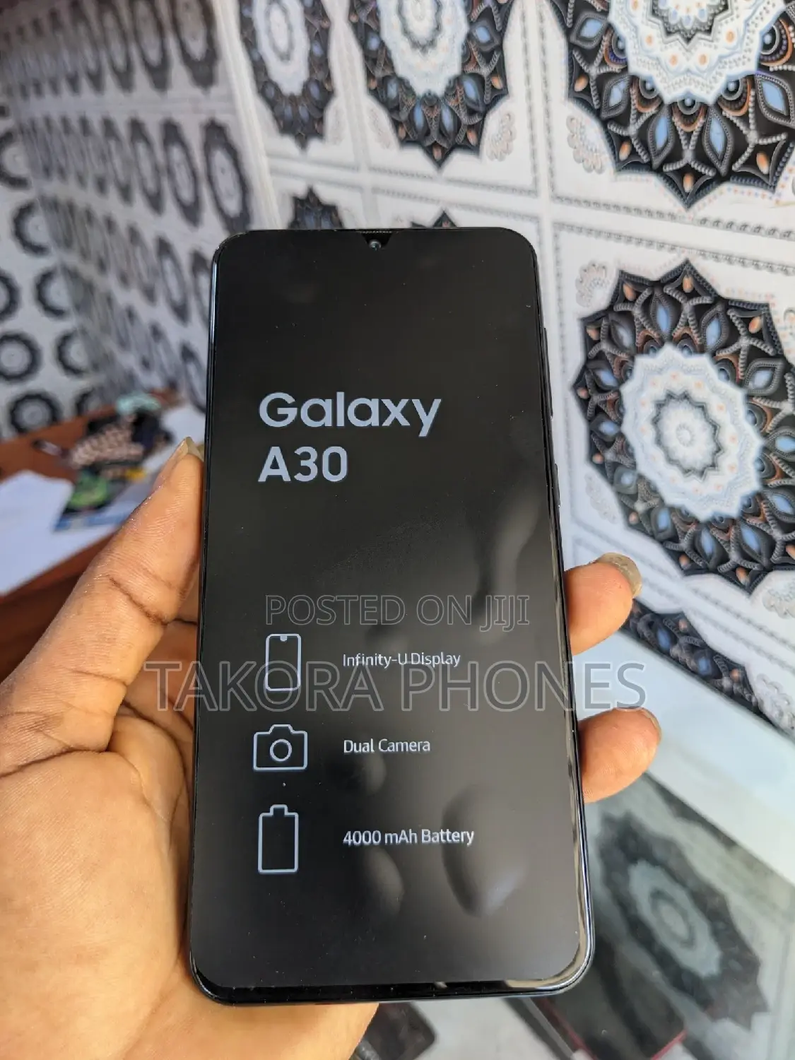 Samsung Galaxy A30 64 GB Black
