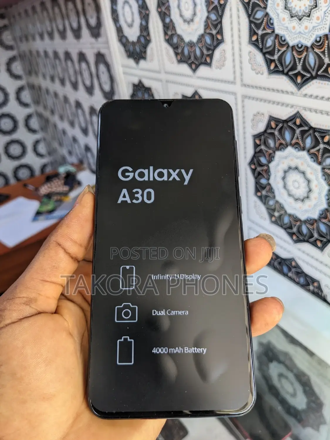 Samsung Galaxy A30 64 GB Black