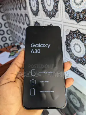 Samsung Galaxy A30 64 GB Black