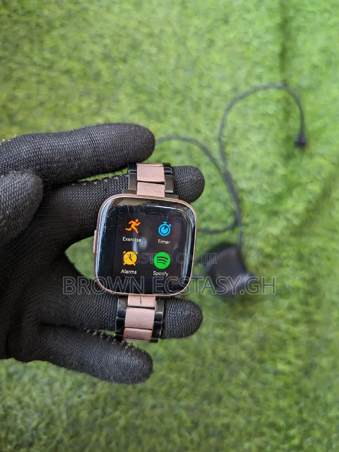 Fitbit Versa 2 (Pre-Owned)