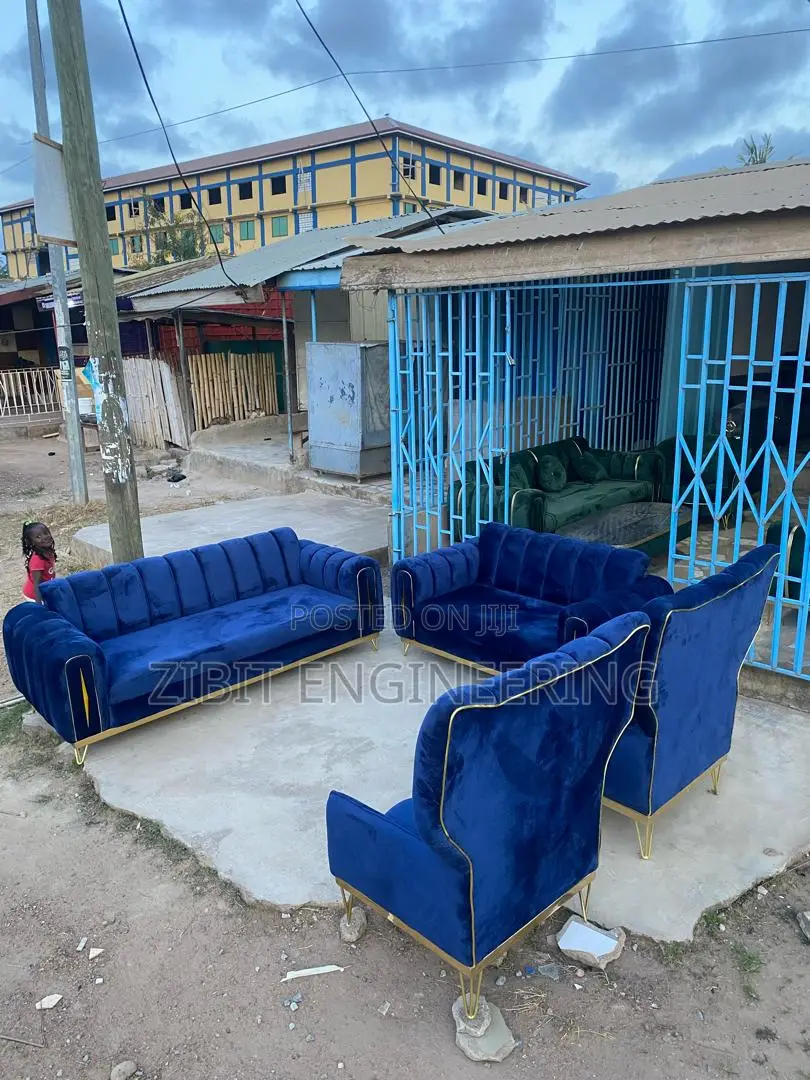 Mordern Sofa Set